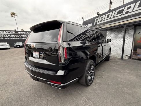 Used 2022 Cadillac Escalade ESV Sport Platinum w/ Heavy-Duty Trailer Package AWD/4WD image 35