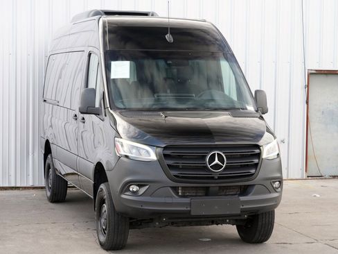 Used 2024 Mercedes-Benz Sprinter 2500 image 52