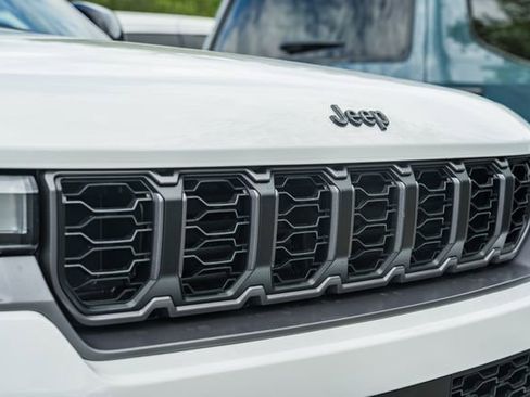 New 2026 Jeep Grand Cherokee L 4WD image 15