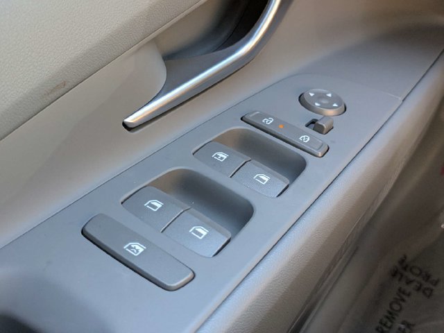 Used 2026 Hyundai Elantra SE FWD image 22