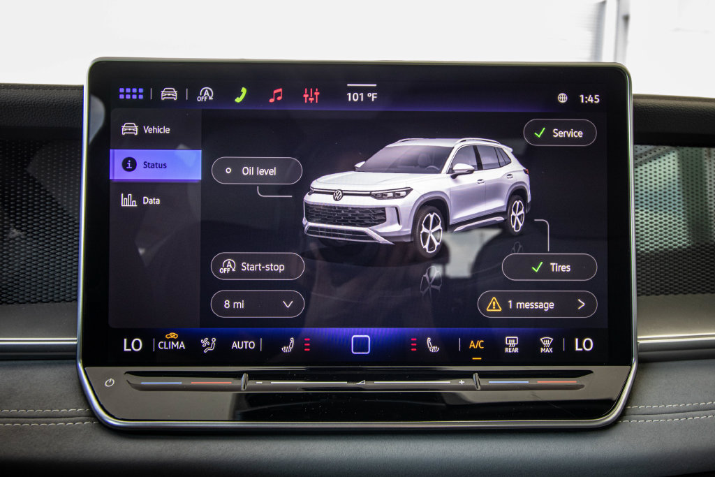New 2026 Volkswagen Tiguan SE R-Line FWD image 41