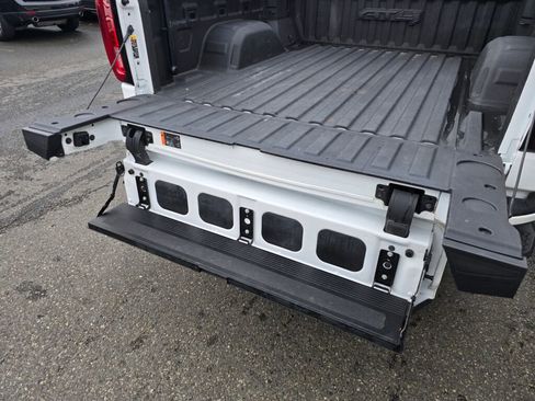 Used 2022 GMC Sierra 1500 AT4 w/ AT4 Premium Package image 9