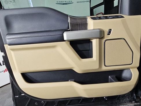 Used 2020 Ford F350 Lariat image 12