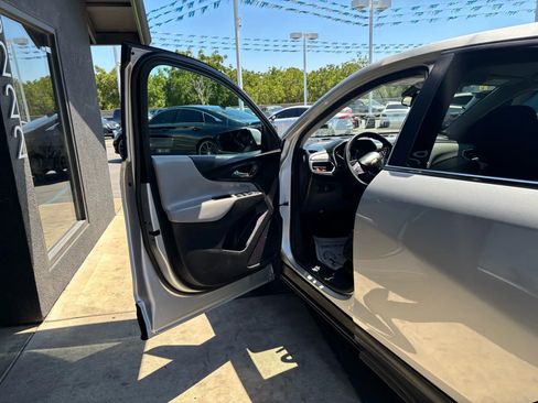 Used 2021 Chevrolet Equinox LT w/ LPO, Cargo Package image 8