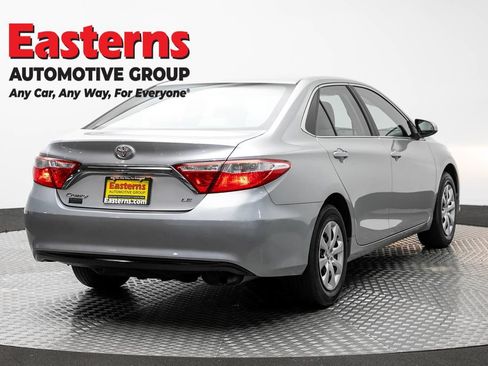 Used 2015 Toyota Camry LE FWD image 5