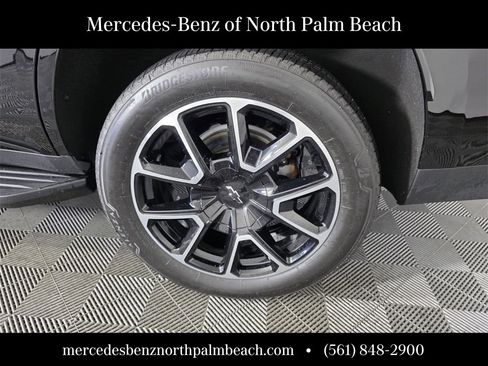 Used 2022 Chevrolet Tahoe RST w/ Luxury Package image 19