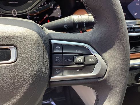 Used 2024 Jeep Compass Limited image 12