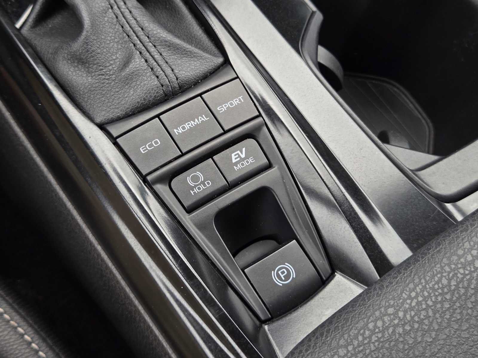 Certified 2025 Toyota Camry SE FWD image 31