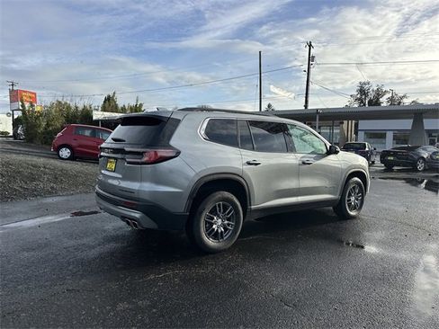 Used 2025 GMC Acadia Elevation image 5