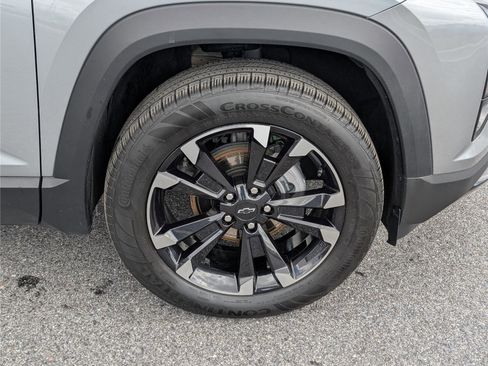 Used 2025 Chevrolet Equinox RS w/ Safety and Technology Package image 9