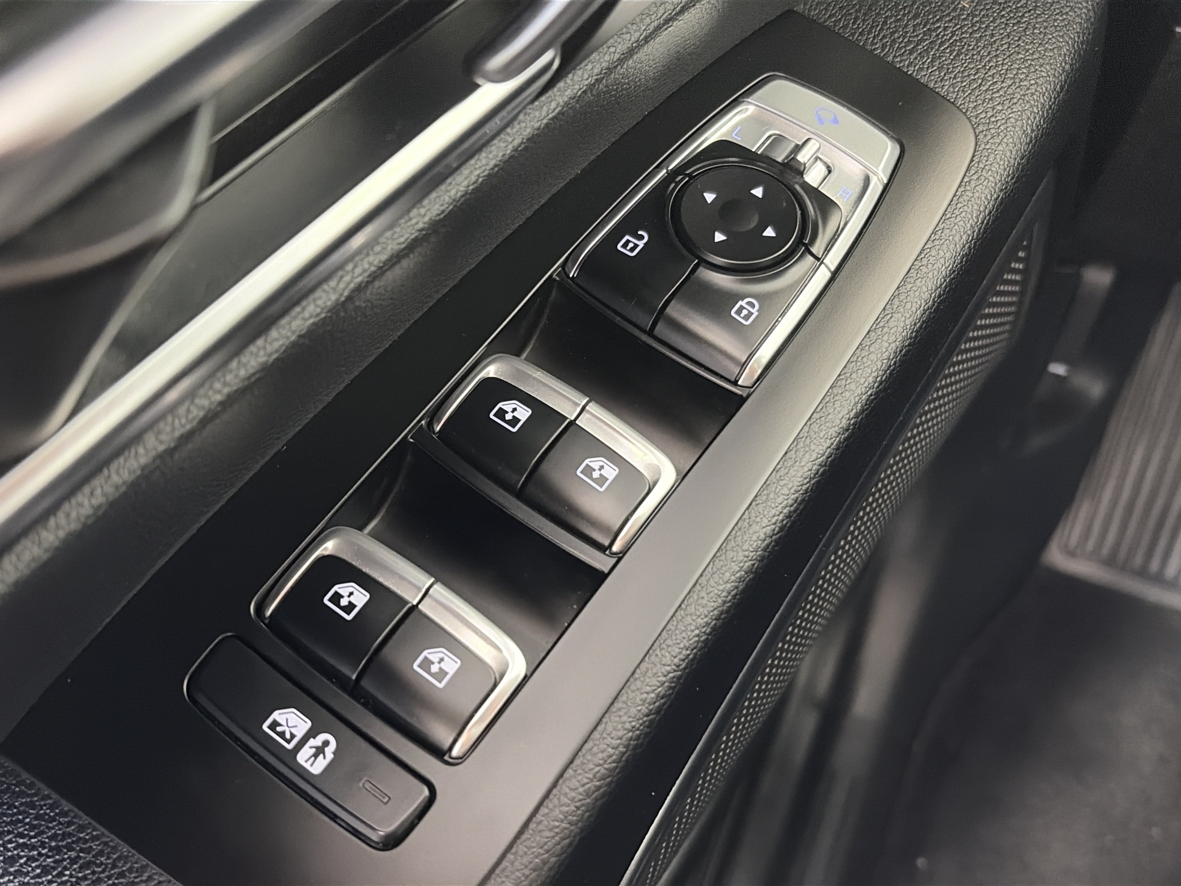 Certified 2024 Kia Telluride SX Prestige AWD/4WD image 37