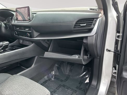 Used 2023 Nissan Rogue SV image 12