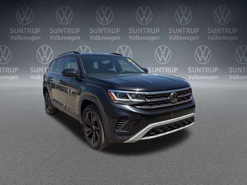 Used 2023 Volkswagen Atlas SE w/ Black Wheel Package FWD image 45