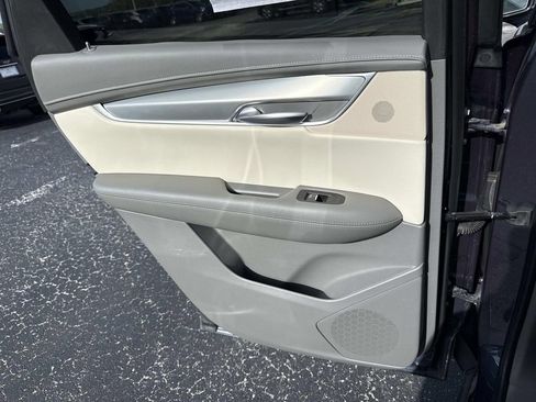 Used 2019 Cadillac XT5 Luxury image 13