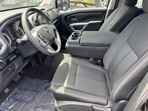 Used 2017 Nissan Titan SV AWD/4WD image 22