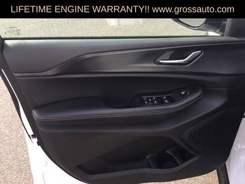 Used 2025 Jeep Grand Cherokee Altitude AWD/4WD image 21