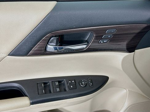 Used 2017 Honda Accord EX-L image 15