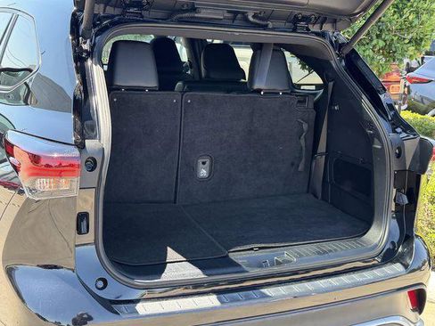 Certified 2024 Toyota Highlander XSE FWD image 23