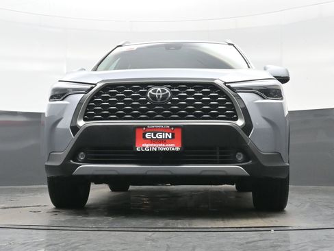 Used 2022 Toyota Corolla Cross XLE image 28