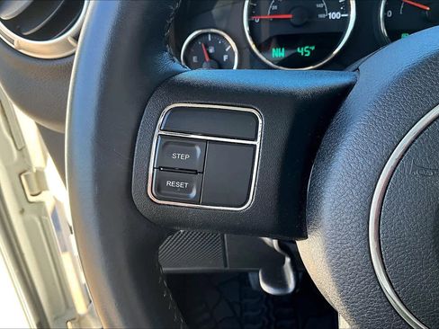 Certified 2018 Jeep Wrangler Unlimited Sahara image 21