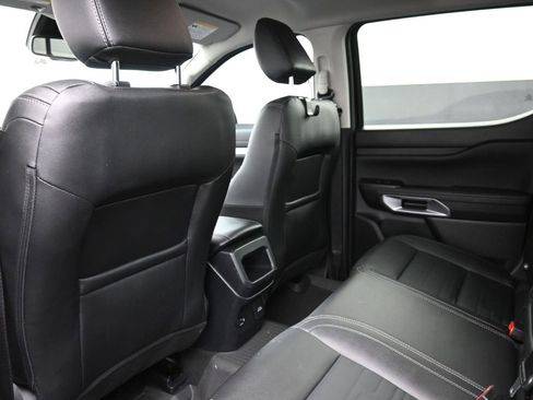 Used 2024 Ford Ranger Lariat w/ FX4 Off-Road Package image 2