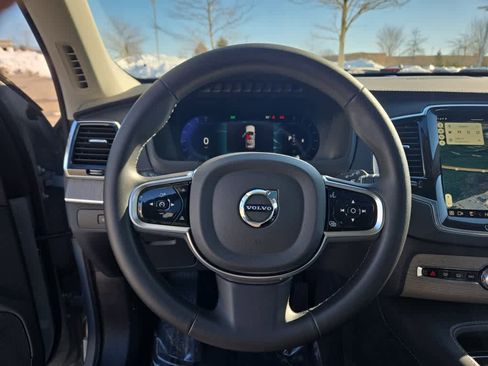 Used 2025 Volvo XC90 B6 Ultra w/ Protection Package Premier image 14