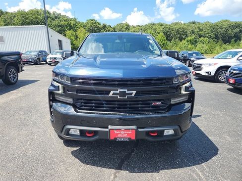 Used 2021 Chevrolet Silverado 1500 LT Trail Boss w/ Convenience Package II image 3