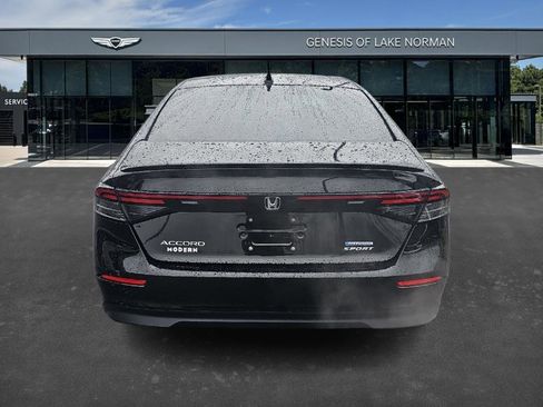 Used 2023 Honda Accord Sport image 8