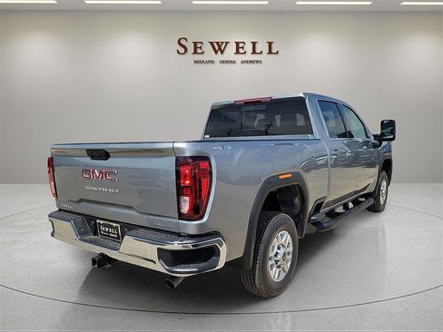 Used 2025 GMC Sierra 2500 SLE w/ SLE Value Package; image 5