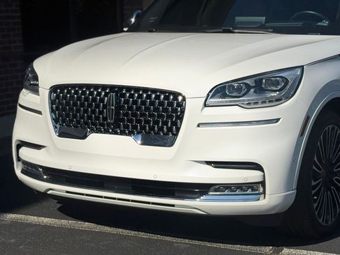 Used 2022 Lincoln Aviator Black Label w/ Dynamic Handling Package image 6