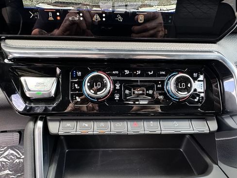 New 2026 GMC Sierra 1500 Denali w/ Denali Reserve Package AWD/4WD image 28