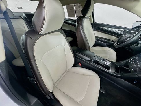 Used 2020 Ford Fusion SE w/ Equipment Group 151A image 26