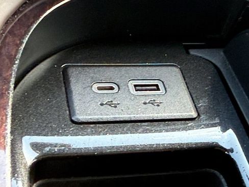 Used 2022 Cadillac Escalade ESV Premium Luxury Platinum w/ Heavy-Duty Trailer Package AWD/4WD image 6