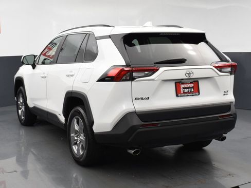 Used 2025 Toyota RAV4 XLE AWD/4WD image 3