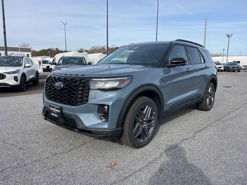 New 2026 Ford Explorer ST-Line w/ ST-Line Street Pack AWD/4WD image 2