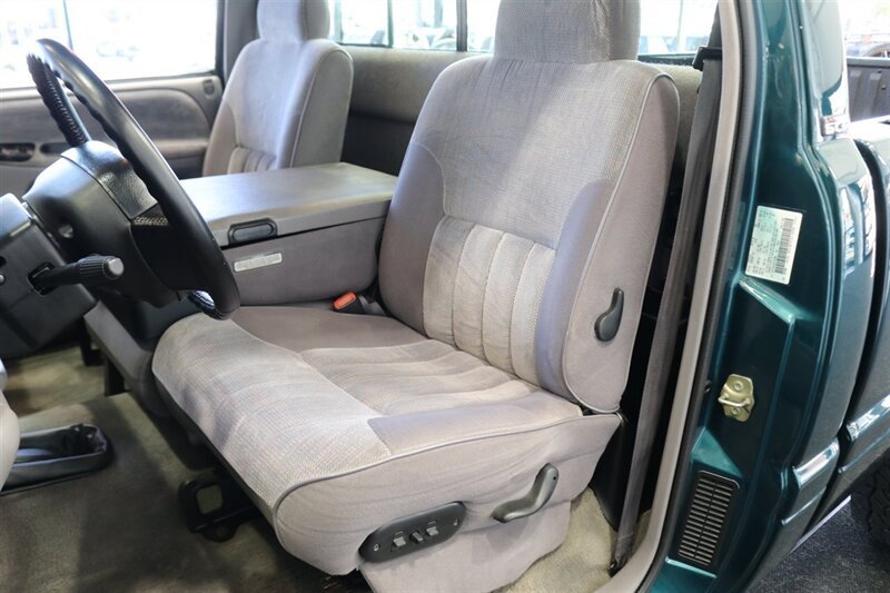 Used 1995 Dodge Ram 2500 Truck 4x4 Regular Cab image 16