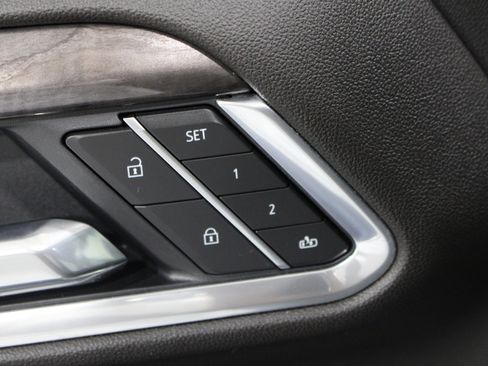 Used 2026 Chevrolet Silverado 1500 LTZ AWD/4WD image 8