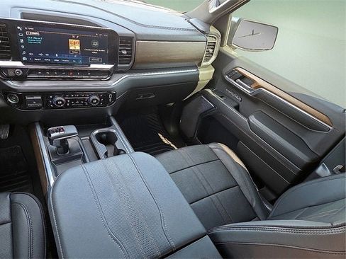 Certified 2024 Chevrolet Silverado 1500 High Country w/ Technology Package image 15