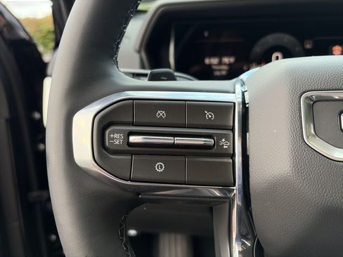 Used 2026 GMC Terrain Elevation w/ Technology Package II FWD image 29
