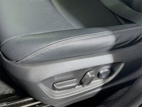 Certified 2023 Toyota Corolla Cross XLE image 18