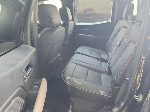 Certified 2025 GMC Canyon Denali AWD/4WD image 24