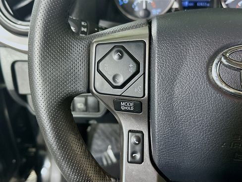 Used 2019 Toyota Tacoma Limited RWD image 16