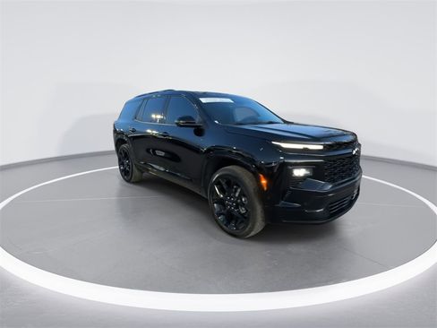 Used 2024 Chevrolet Traverse RS image 2