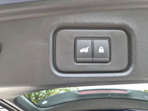 New 2025 Nissan Pathfinder SV w/ Black Appearance Package image 11