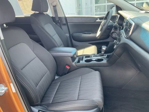 Used 2020 Kia Sportage LX image 18