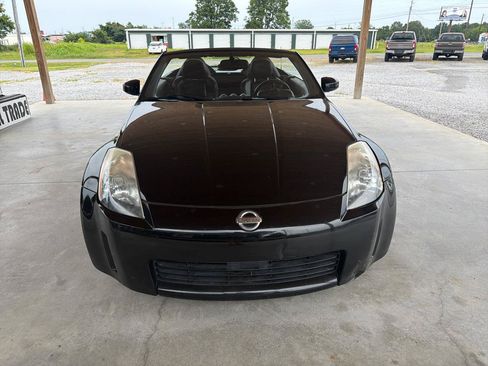 Used 2005 Nissan 350Z Enthusiast RWD image 9