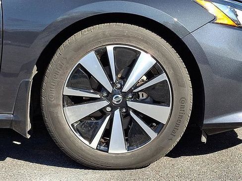 Certified 2022 Nissan Altima 2.5 SV FWD image 9