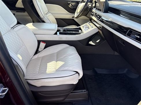 Used 2022 Lincoln Aviator Black Label w/ Dynamic Handling Package image 12