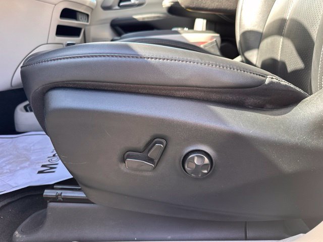 Used 2024 Chrysler Pacifica Touring-L FWD image 17