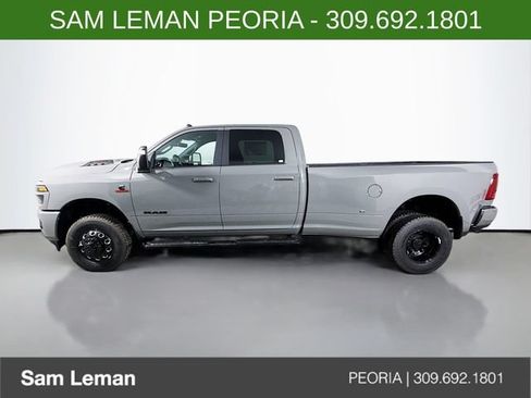 New 2026 RAM 3500 Laramie AWD/4WD image 4